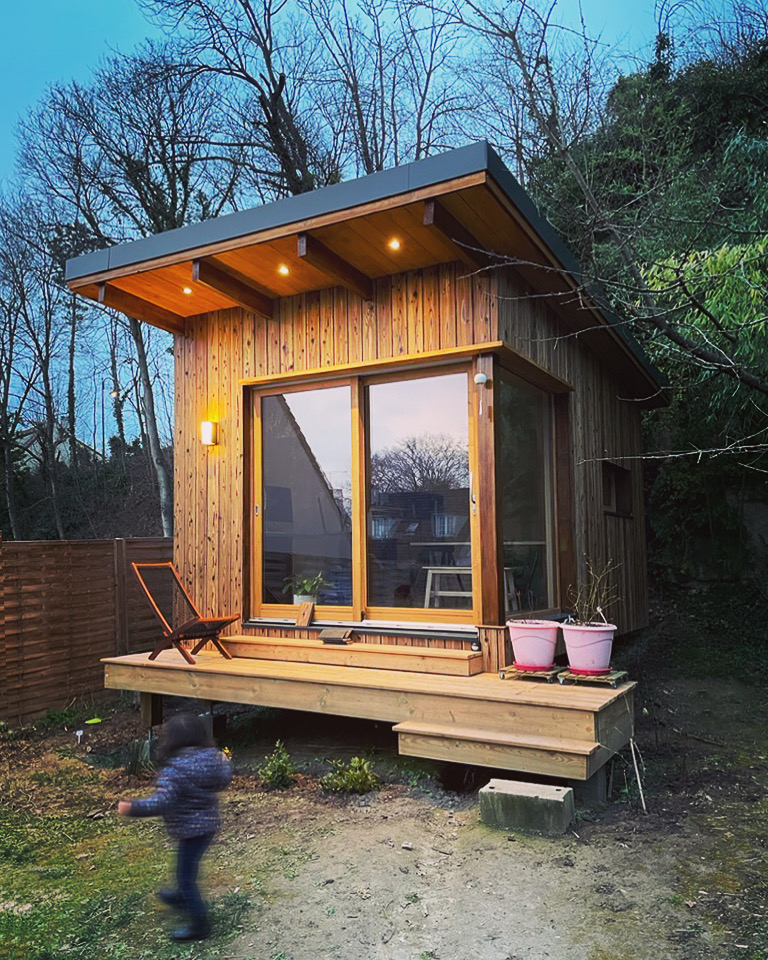 Casetta da giardino con rivestimento esterno in legno